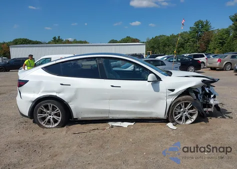 2023 Tesla Model Y Awd/Long Range Dual Motor All-Wheel Drive из США, поврежденный, VIN 7SAYGDEE8PA126452